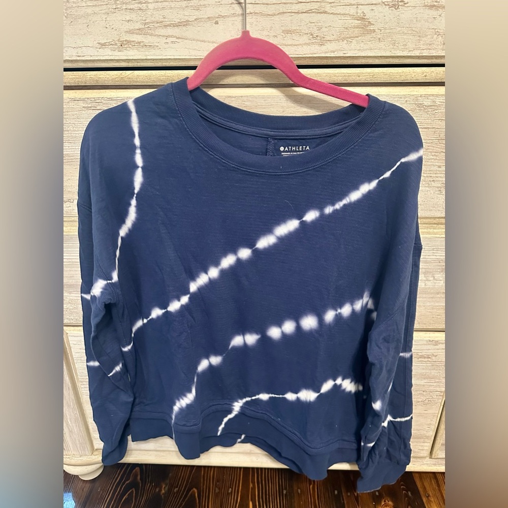 Athleta Blue and White Tie-Dye Crew Neck